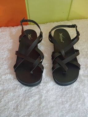 Xappeal Women's Black Crisscross Slingback Sandals